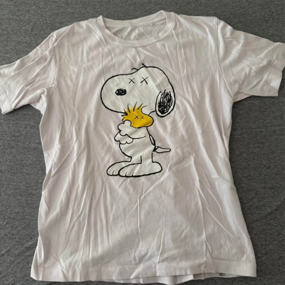 Kaws x Peabuts x Uniqlo Collabs Snoopy + Woodstock T-Shirt Size Medium